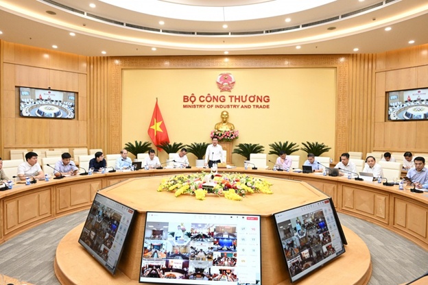 Bộ trưởng Bộ Công Thương họp với Đồng Nai, Long An, Quảng Ninh… về các dự án điện khí