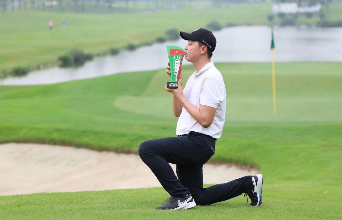 Tân nhà vô địch bảng chuyên nghiệp Park Jung Min nhận phần thưởng 100 triệu tại giải Hanoi Open Championship - Herbalife Cup 2024