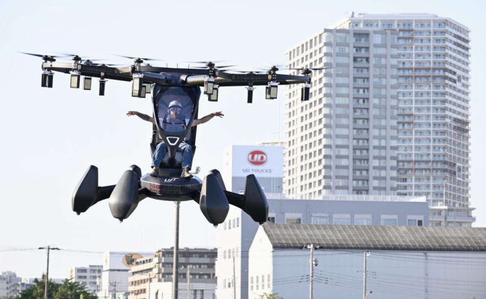 'Ô tô bay' cất cánh lần đầu tiên tại Nhật Bản