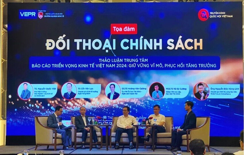 TS Lê Xuân Nghĩa: 'Vàng không có gì ghê gớm, nên để thị trường điều tiết'