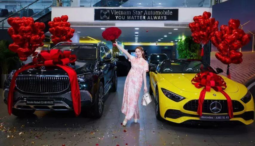 Mercedes-AMG SL43 hơn 7 tỷ đồng của diễn viên Chi Bảo mua tặng bà xã kém 16 tuổi có gì hot?