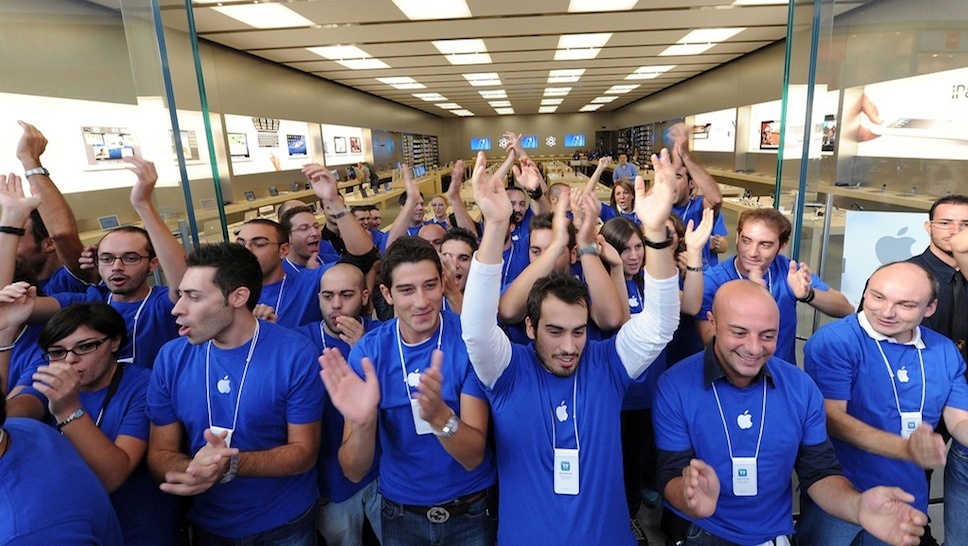Apple bị tố cáo trả lương thấp cho hơn 12.000 nhân viên nữ