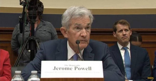 Chủ tịch Powell bất ngờ tuyên bố FED sẽ hạ lãi suất mà không cần lạm phát về mốc mục tiêu 2%