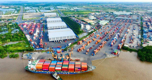 Giá cước vận tải tăng trở lại, Xếp dỡ Hải An (HAH) muốn vay tiền để đóng mới tàu container