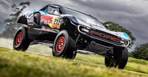 Ford Raptor T1+ ra mắt: xe đua Dakar Rally với động cơ V8 5.0L mạnh hơn 500 mã lực