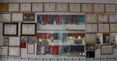 Căn nhà với hàng trăm tấm huy chương danh giá của Ánh Viên ở quê