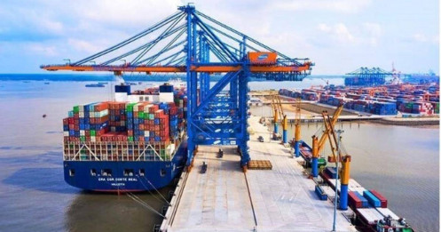 Cước vận tải biển tăng 'dựng đứng', giải pháp nào cho doanh nghiệp xuất khẩu?