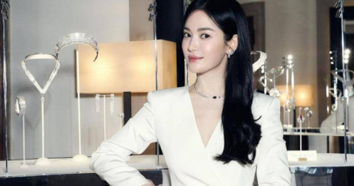 Đẳng cấp quý cô: Song Hye Kyo đeo bộ trang sức 57 carat