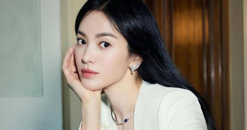 Đẳng cấp quý cô: Song Hye Kyo đeo bộ trang sức 57 carat