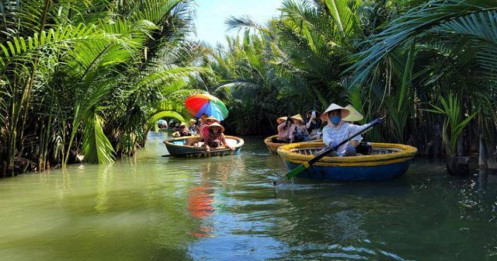 Du khách nườm nượp check-in 'miền Tây thu nhỏ' giữa lòng Hội An