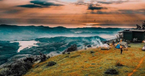 Phát hiện cao nguyên cảnh như nước ngoài, khí hậu có đủ 4 mùa trong ngày, cách thành phố hơn 100km