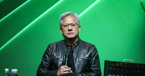 Jensen Huang CEO Nvidia bị loại khỏi câu lạc bộ 100 tỷ USD chỉ sau một ngày