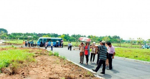 'Người mua đất nền Bình Chánh, bị dắt đi Long An' trút tức giận lên công ty tôi