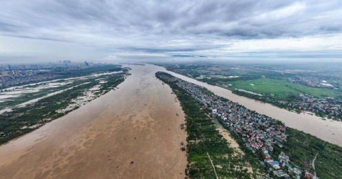 Lũ trên sông Hồng tại Hà Nội khả năng đạt đỉnh vào trưa nay và trên báo động 2