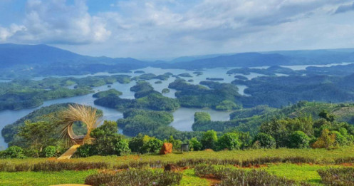 Phát hiện 1 "vịnh Hạ Long trên cạn" giữa Tây Nguyên hùng vĩ: Mang vẻ đẹp hoang sơ, “chữa lành” giữa thiên nhiên không khói bụi