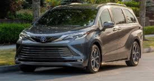 Toyota Sienna gần 1 tỷ đồng, có thể phát hiện trẻ bị bỏ quên