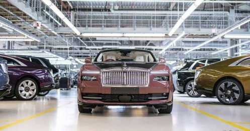 Rolls-Royce lên lịch ra mắt SUV điện đầu tiên