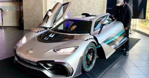 Hypercar Mercedes-AMG One được bàn giao tại Singapore