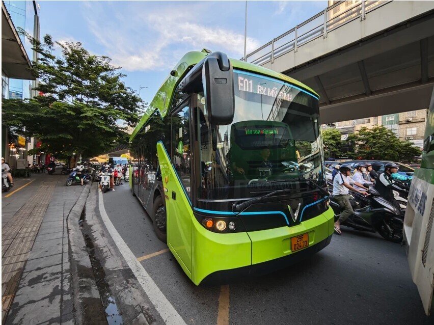 Hà Nội sẽ chuyển dần sang xe buýt điện và buýt sử dụng khí nén