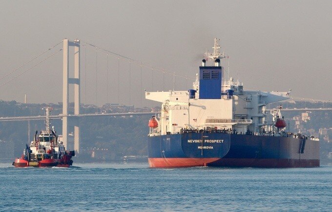 Hàng chục tàu bị bỏ không sau khi chở dầu Nga