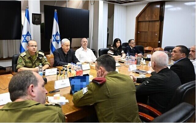 Israel họp khẩn, chiến cơ ồ ạt xuất kích: Đòn trả đũa "chưa có tiền lệ" sắp mở màn, Mỹ-Iran cảnh cáo nóng