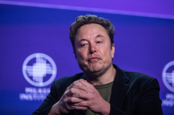 Elon Musk bị lừa bởi tin giả