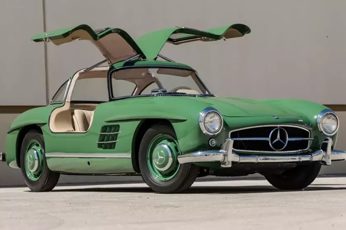 Mercedes-Benz 300SL Gullwing giá 59 tỷ đồng, Qua Vũ đang 'thèm khát'