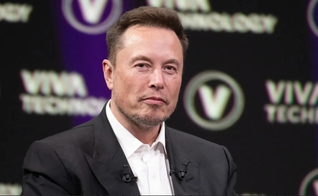 Bất kể ngày hay đêm, cứ cách nửa tiếng Elon Musk lại đăng một bài trên mạng xã hội