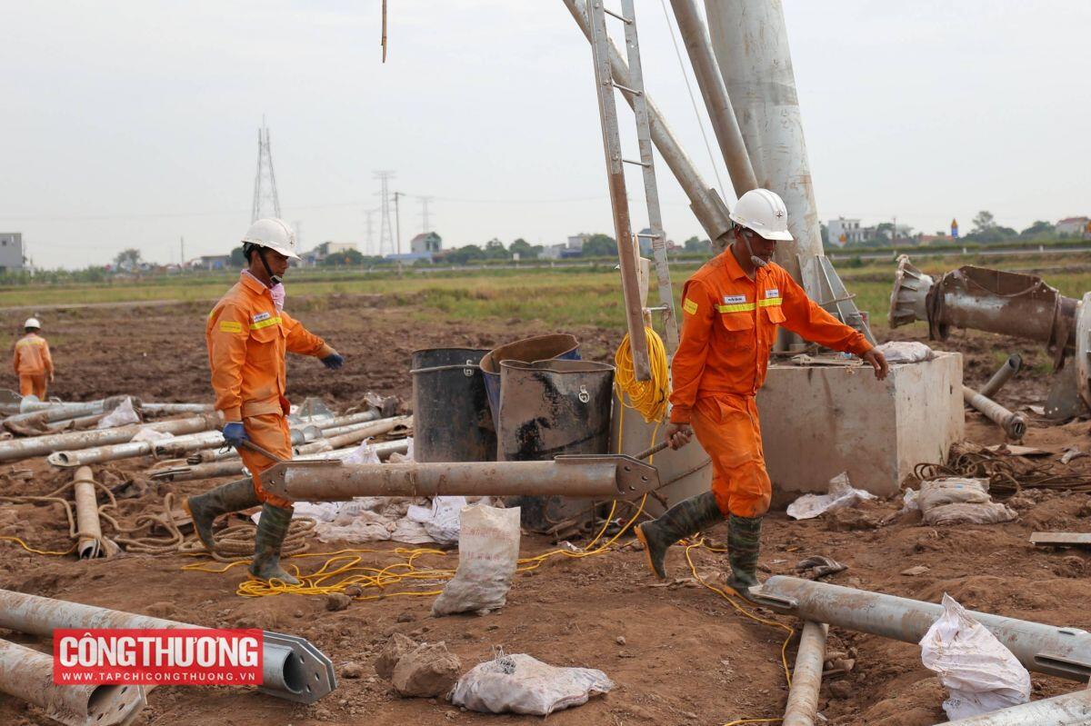 Sau gần 7 tháng thi công, Dự án đường dây 500kV mạch 3 đã "về đích" đúng tiến độ