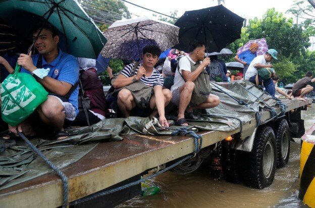 Yagi có thể là cơn bão lớn nhất thế giới năm 2024: Cả châu Á “nín thở” trước siêu bão, trường học đóng cửa, chuyến bay bị hoãn, hàng loạt quốc gia đưa ra cảnh báo