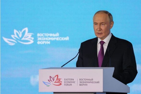 Tổng thống Putin tuyên bố Nga không theo đuổi chính sách phi đô la hóa, không từ chối giao dịch bằng USD