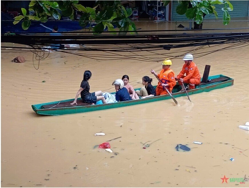 Lưu lượng nước về hồ Thủy điện Thác Bà đang giảm nhanh, cân bằng vào ra