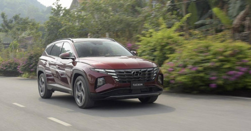 Hyundai Tucson khan hàng, chờ phiên bản mới