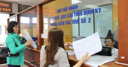 Tạm hoãn xuất cảnh hơn 6.500 người do nợ thuế