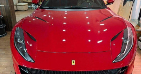 Siêu xe Ferrari 812 GTS đầu tiên cập bến Việt Nam