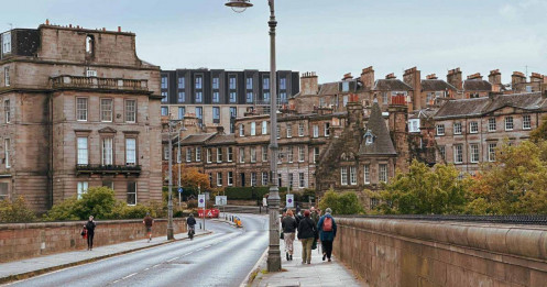 Đến Scotland dạo bước khám phá những góc phố cổ kính ở Edinburgh