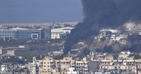 Israel nối lại không kích Beirut sau gần một tuần im ắng