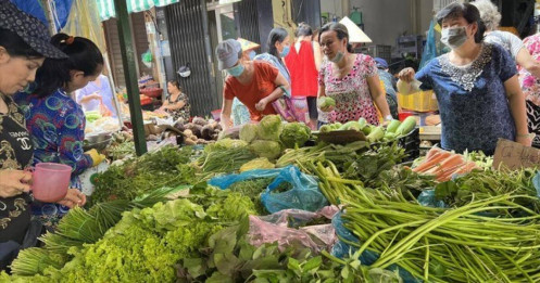 Lo ngại hàng hóa 'leo thang'