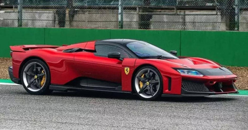 Tận thấy siêu phẩm Ferrari F80 giá 3,9 triệu USD ngoài đời thực