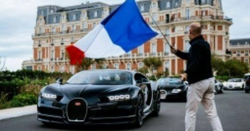 Cặp đôi Bugatti Chiron gây tai nạn liên hoàn tại Morocco