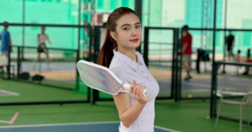 Em gái Công Vinh U40 vẫn trẻ như gái đôi mươi, vóc dáng nóng bỏng trên sân pickleball mới gây chú ý