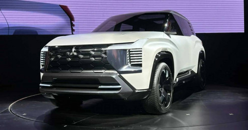 Mitsubishi DST Concept ra mắt: Như Xforce 'phóng to', màn hình khủng, cửa sổ trời toàn cảnh, bản sản xuất ra 2025