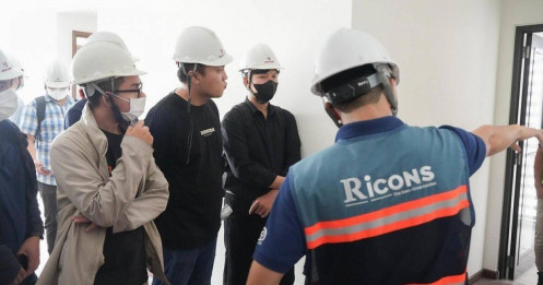 Ricons lãi đột biến