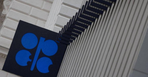 OPEC+ tiếp tục trì hoãn kế hoạch tăng sản lượng thêm một tháng