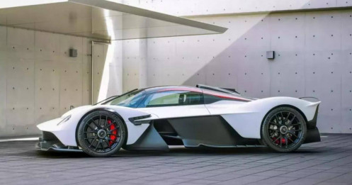 Tỷ phú Nhật Bản mua xe Aston Martin Valkyrie chưa bao lâu đã bán lại, mới chạy 109 km