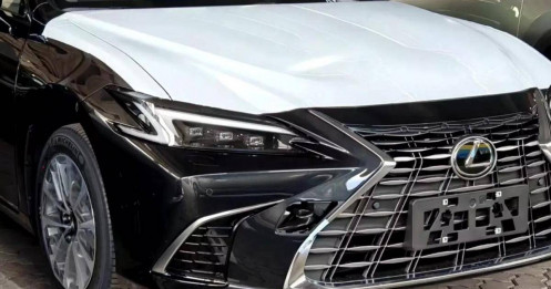 Lộ thông tin Lexus ES 2025: Lưới tản nhiệt và đèn pha mới, thêm màn hình 14 inch, giảm nút bấm vật lý, động cơ giữ nguyên, ra mắt đầu năm sau