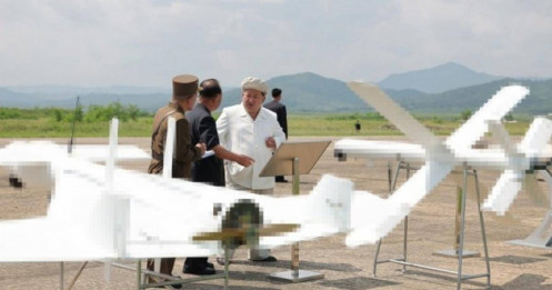 Ông Kim Jong-un yêu cầu sản xuất hàng loạt drone tự sát