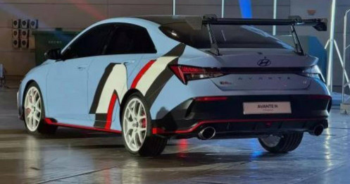 Chi tiết Hyundai Elantra N TCR Edition mới ra mắt: Động cơ không khác gì 2 xe ở Việt Nam, nhưng thay đổi mạnh ở thiết kế