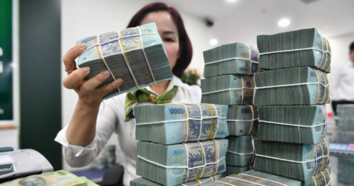 Áp lực lãi suất đè nặng doanh nghiệp cuối năm