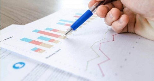 Chuyên gia nói gì về "sóng" tăng lãi suất tiết kiệm?